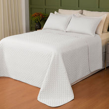 Carregar imagem no visualizador da galeria, Cobre Leito Queen Dupla Face 200 Fios 03 Peças Comfy Verde/Palha - Lavive