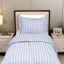 Carregar imagem no visualizador da galeria, Edredom Chambrê Solteiro 2 peças Toque 300 Fios Listras Azul - Lavive
