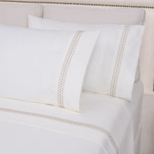 Carregar imagem no visualizador da galeria, Jogo de Cama Queen 04 Peças Marbella 400 Fios Bege - Lavive
